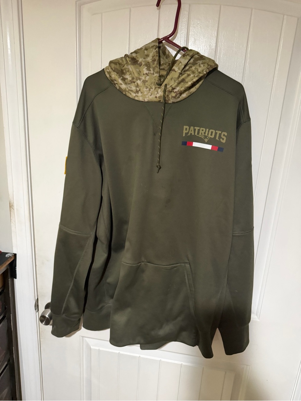 NFL Patriots 2XL Olive Green Crewneck Hoodie with Camo Lined Hood